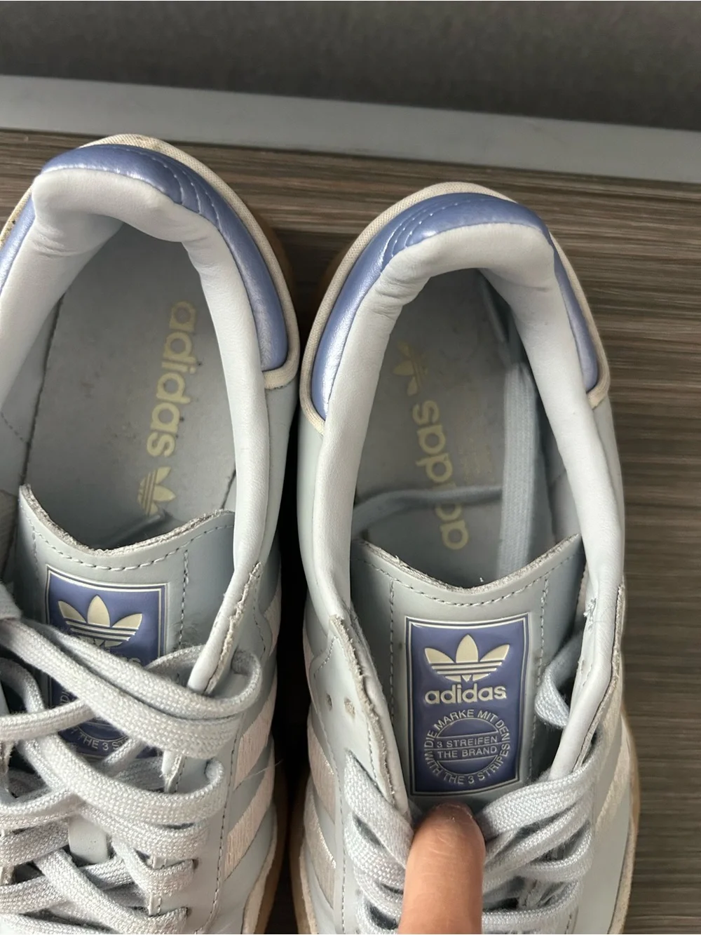 Adidas originals Women's SAMBAE Sneakers Halo Blue GUM suede IG1953 Size 8